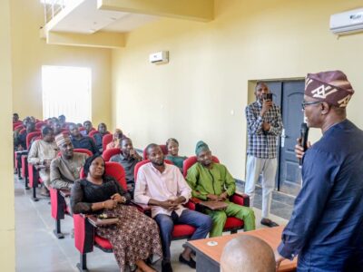 d879ba57 5775 48b1 a84f 6dc629723395