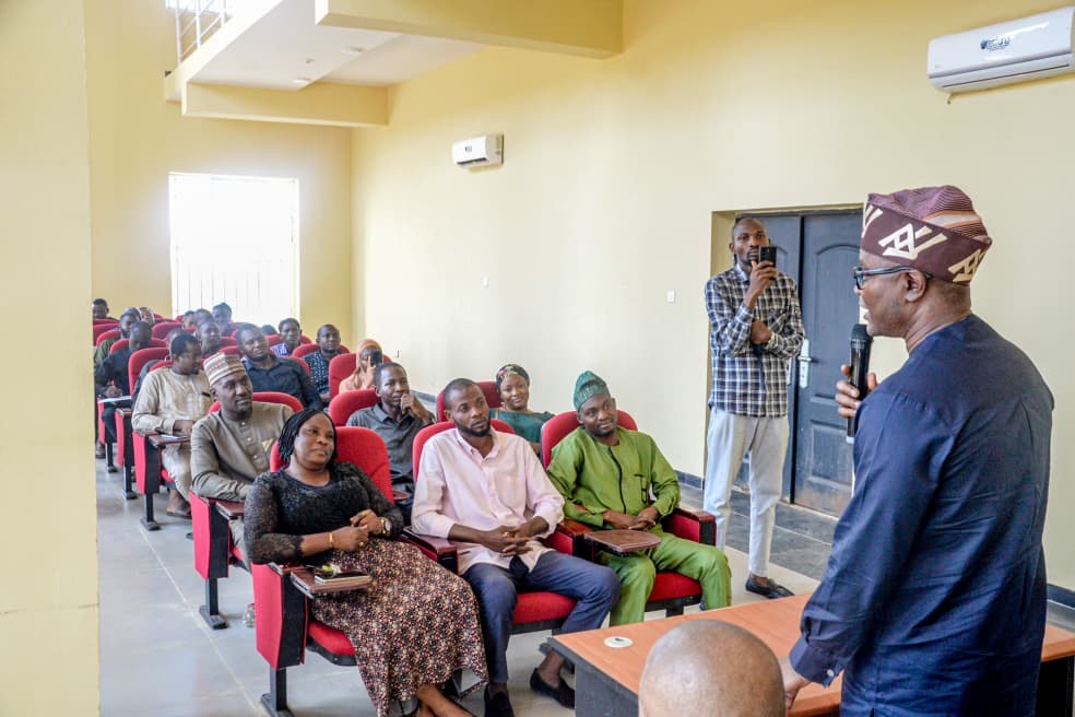 d879ba57 5775 48b1 a84f 6dc629723395